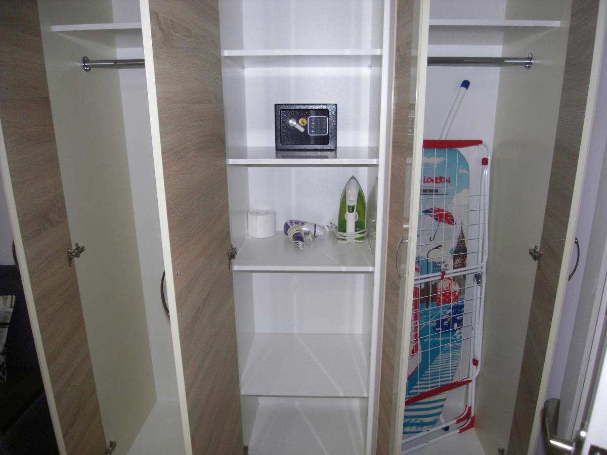 Modern Apartment 키시나우 외부 사진